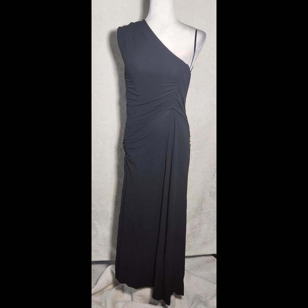 (31) Veronica One Shoulder Black dress, L